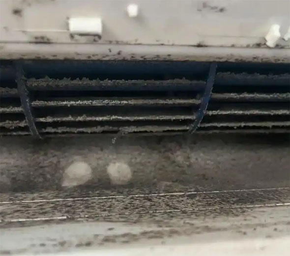 惠水空调吹的风有股烧焦味是怎么回事